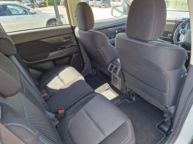 Mitsubishi Outlander h TwinMotor Design - U12098