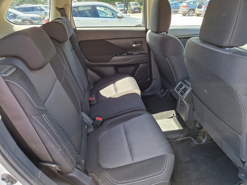 Mitsubishi Outlander h TwinMotor Design - U12098