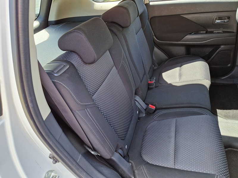 Mitsubishi Outlander h TwinMotor Design - U12098