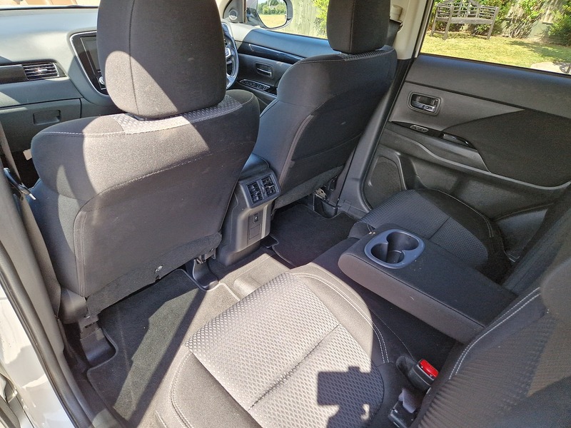 Mitsubishi Outlander h TwinMotor Design - U12098