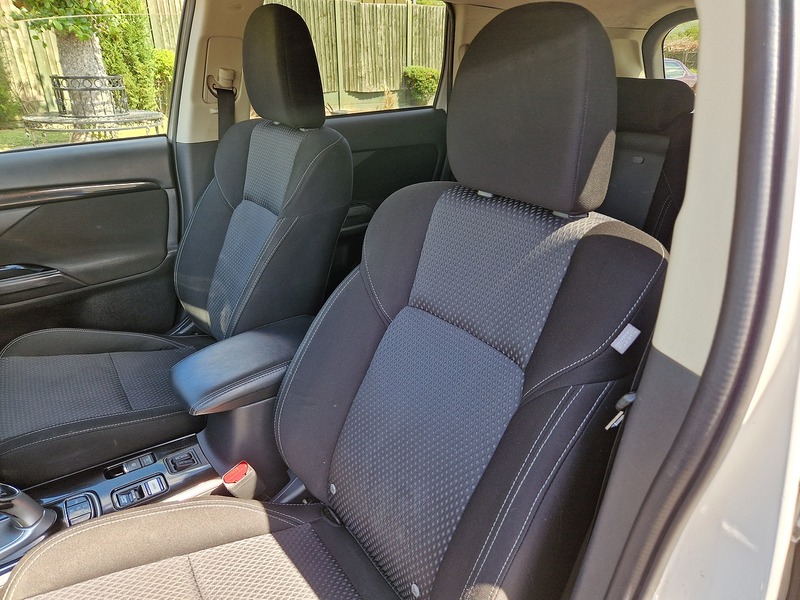 Mitsubishi Outlander h TwinMotor Design - U12098