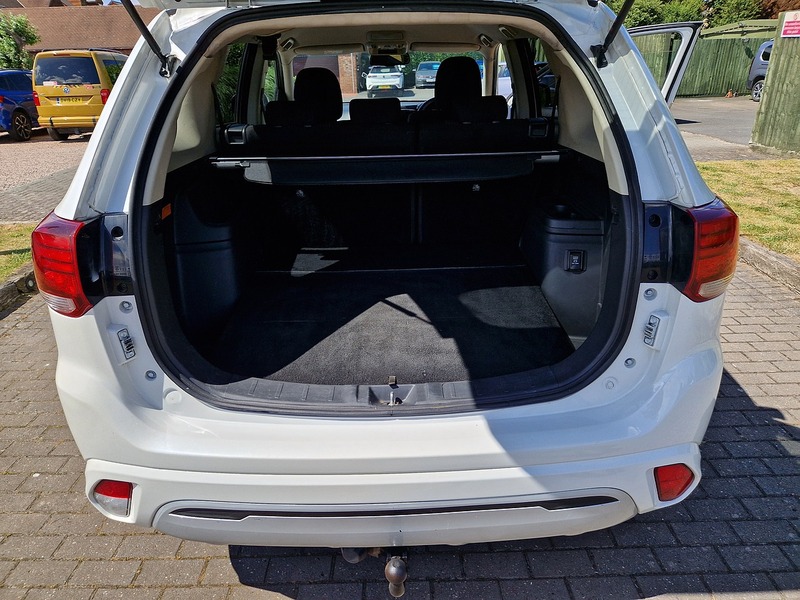 Mitsubishi Outlander h TwinMotor Design - U12098