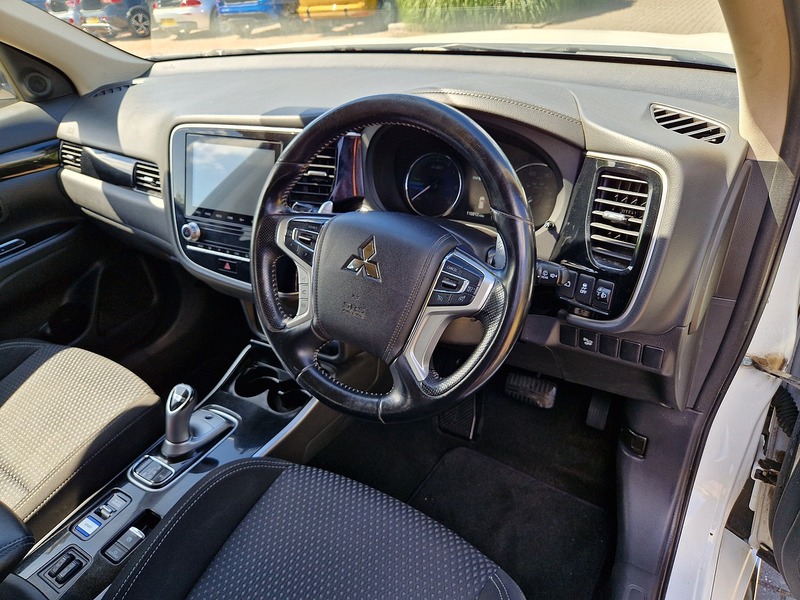 Mitsubishi Outlander h TwinMotor Design - U12098