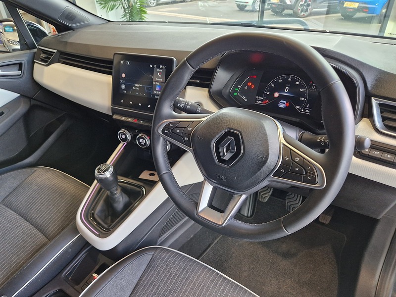 Renault Clio TCe Techno - U12102