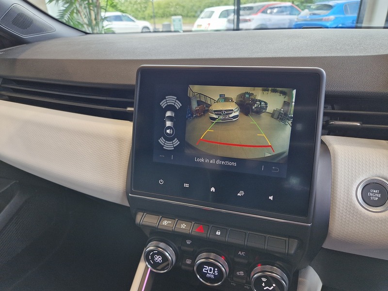 Renault Clio TCe Techno - U12102