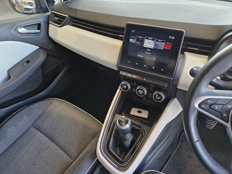 Renault Clio TCe Techno - U12102