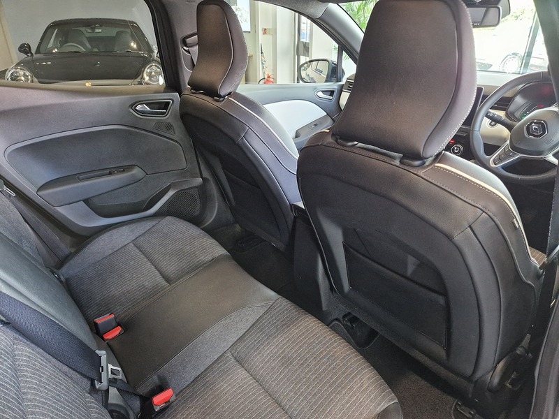 Renault Clio TCe Techno - U12102