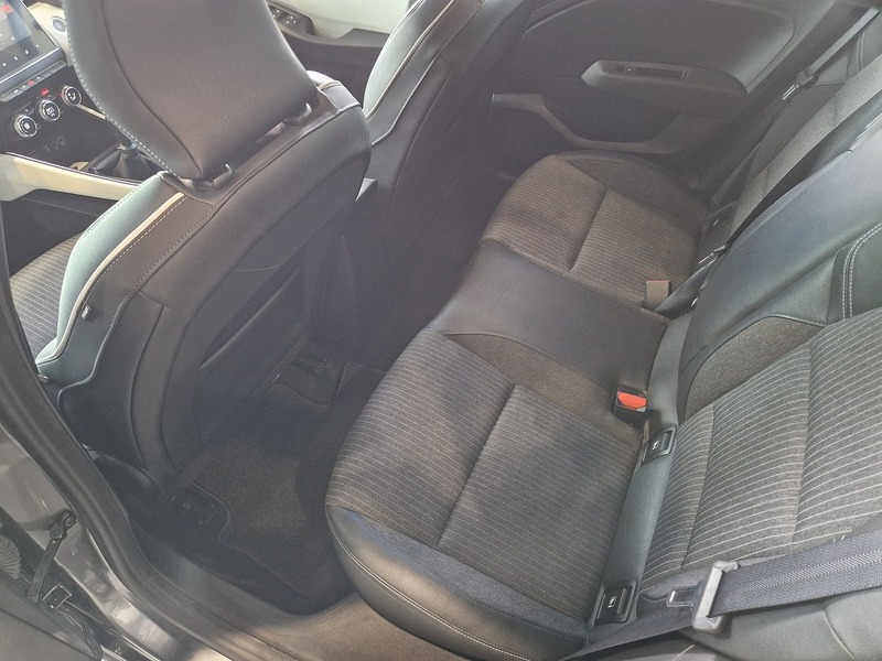 Renault Clio TCe Techno - U12102