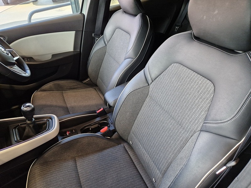 Renault Clio TCe Techno - U12102
