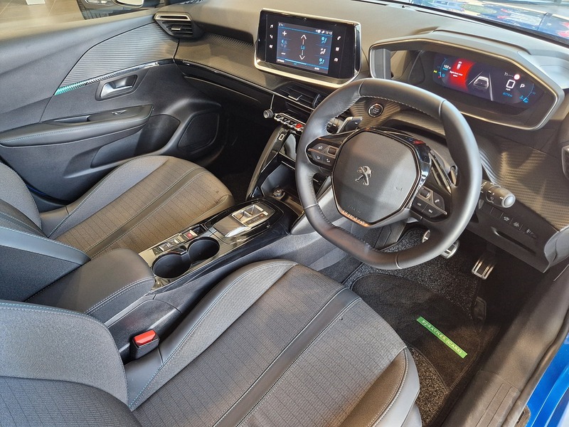 Peugeot 208 PureTech Allure Premium + - U12113