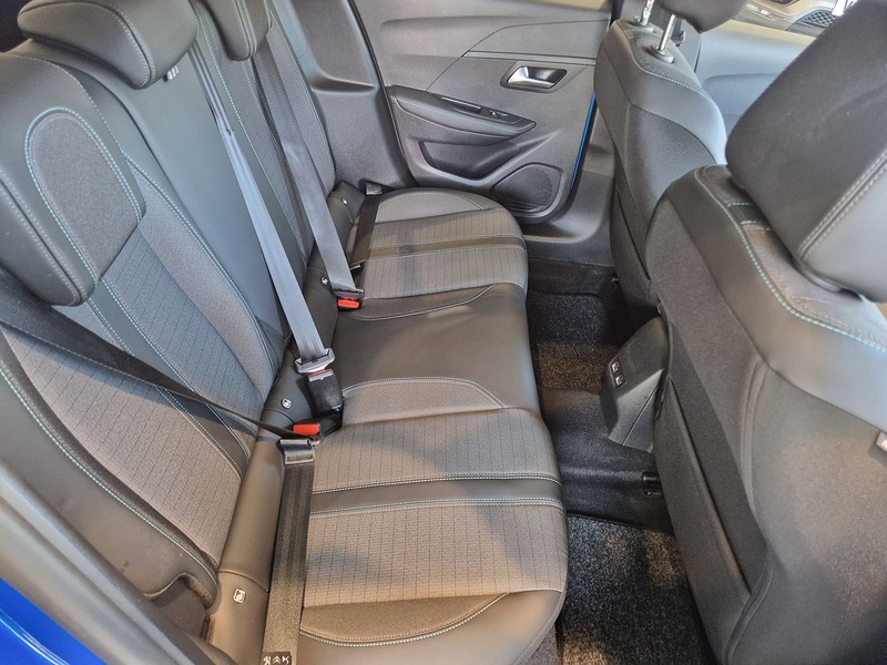Peugeot 208 PureTech Allure Premium + - U12113