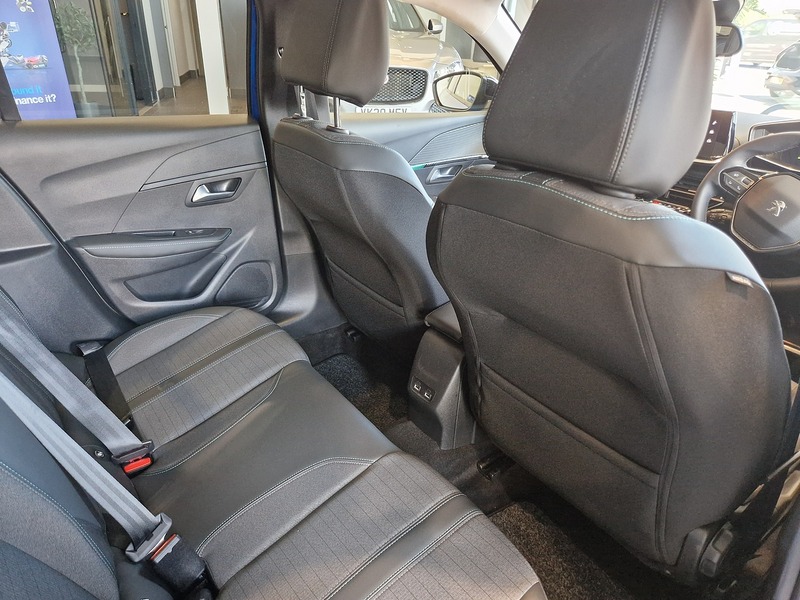 Peugeot 208 PureTech Allure Premium + - U12113