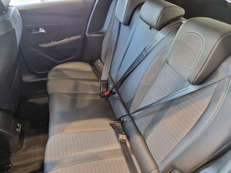 Peugeot 208 PureTech Allure Premium + - U12113