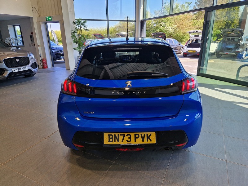 Peugeot 208 PureTech Allure Premium + - U12113