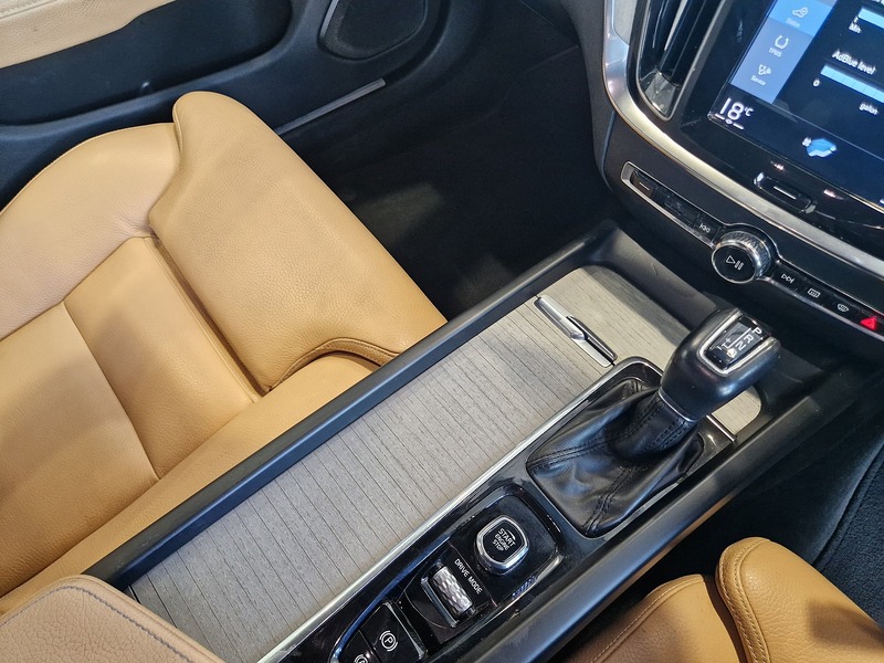 Volvo V60 D4 Inscription - U12120