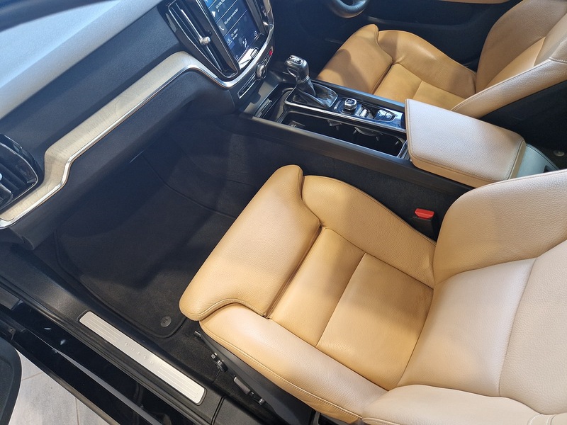 Volvo V60 D4 Inscription - U12120