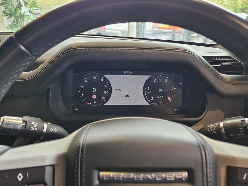 Land Rover Defender 90 D250 MHEV HSE - U12128