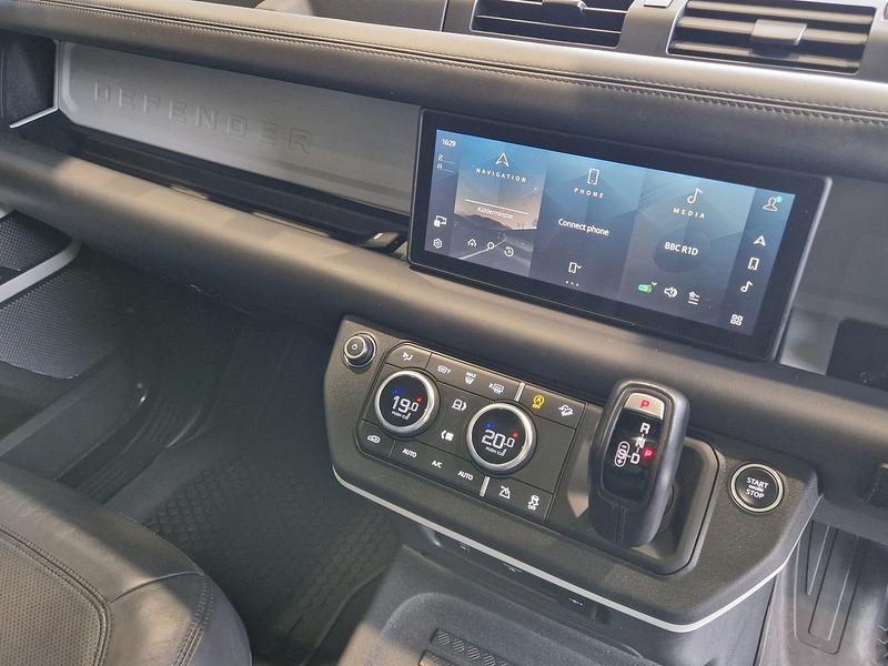 Land Rover Defender 90 D250 MHEV HSE - U12128