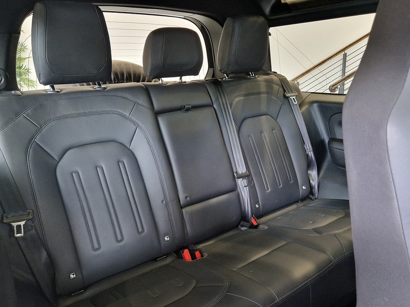 Land Rover Defender 90 D250 MHEV HSE - U12128