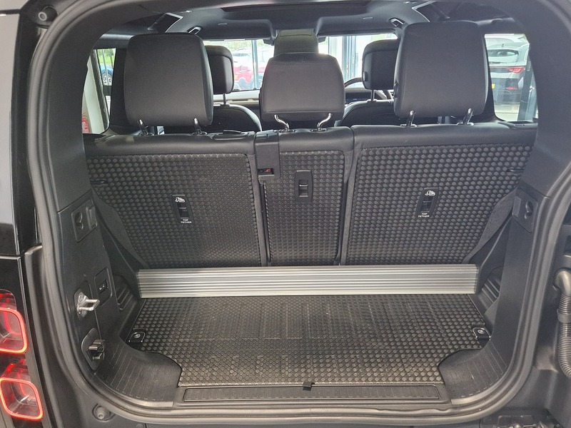 Land Rover Defender 90 D250 MHEV HSE - U12128