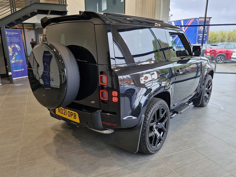 Land Rover Defender 90 D250 MHEV HSE - U12128