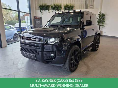 Land Rover Defender 90 2.0 TD4 SE Tech SUV 5dr Diesel Manual 4WD Euro 6 (s/s) (180 ps)