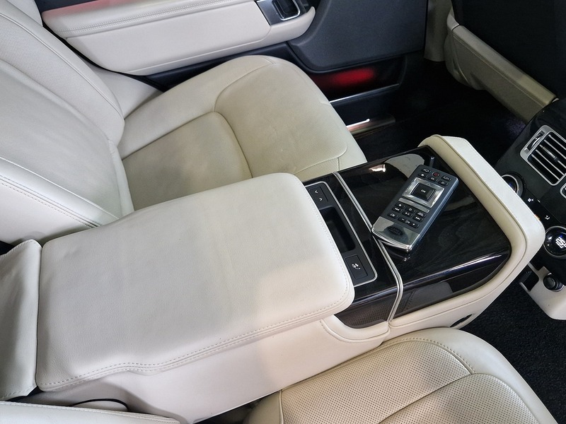 Land Rover Range Rover SD V8 Autobiography - U12129