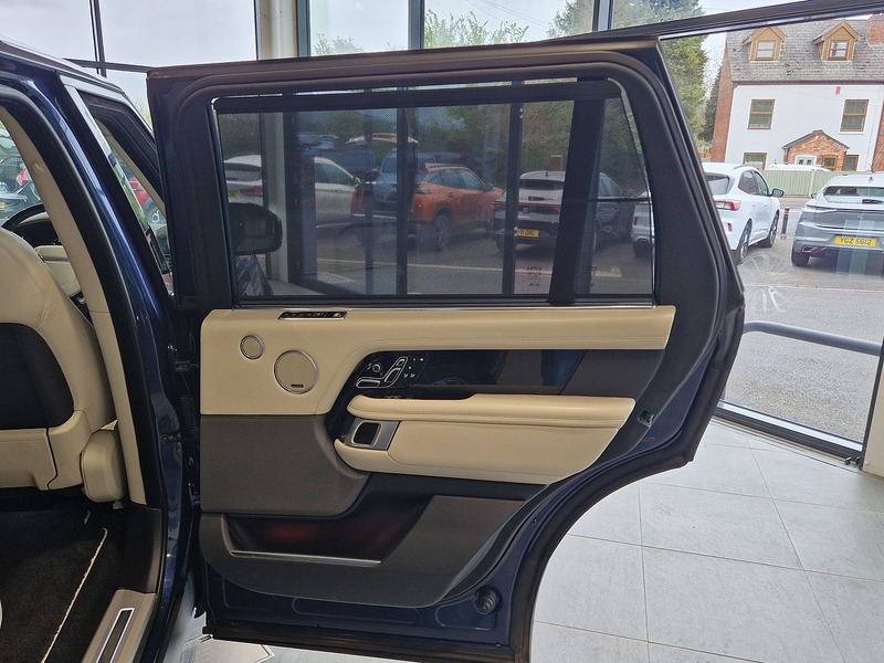 Land Rover Range Rover SD V8 Autobiography - U12129