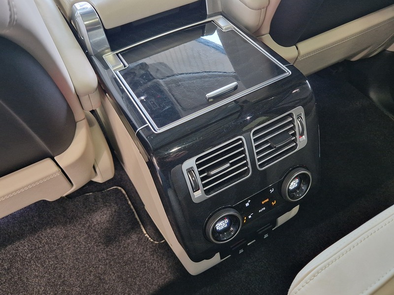 Land Rover Range Rover SD V8 Autobiography - U12129
