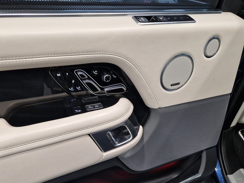 Land Rover Range Rover SD V8 Autobiography - U12129