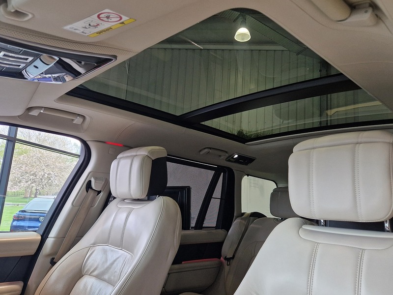 Land Rover Range Rover SD V8 Autobiography - U12129