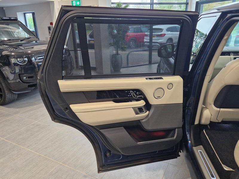 Land Rover Range Rover SD V8 Autobiography - U12129