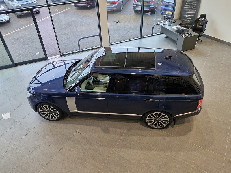 Land Rover Range Rover SD V8 Autobiography - U12129