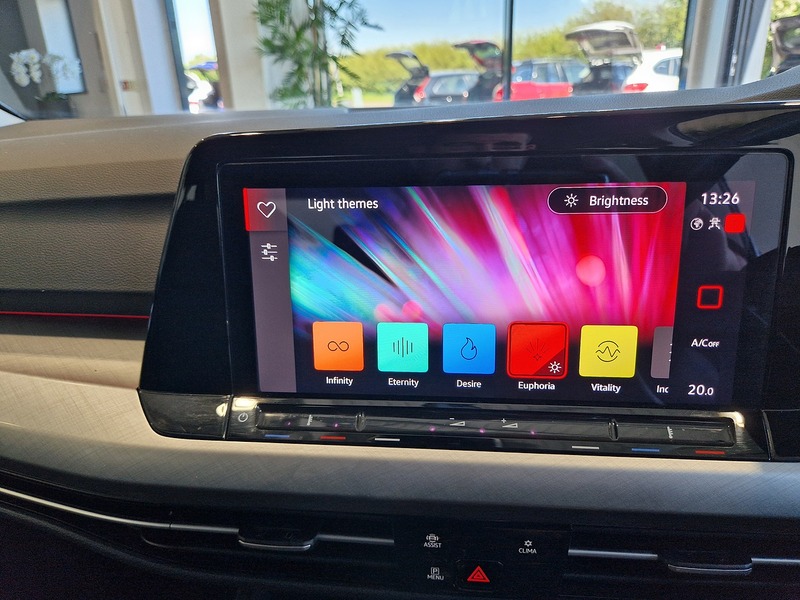 Volkswagen Golf TDI Life - U12139