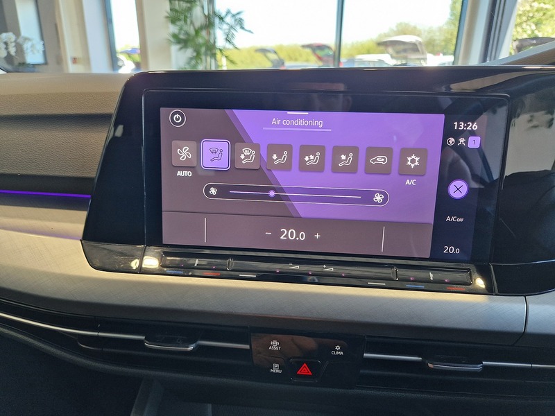 Volkswagen Golf TDI Life - U12139