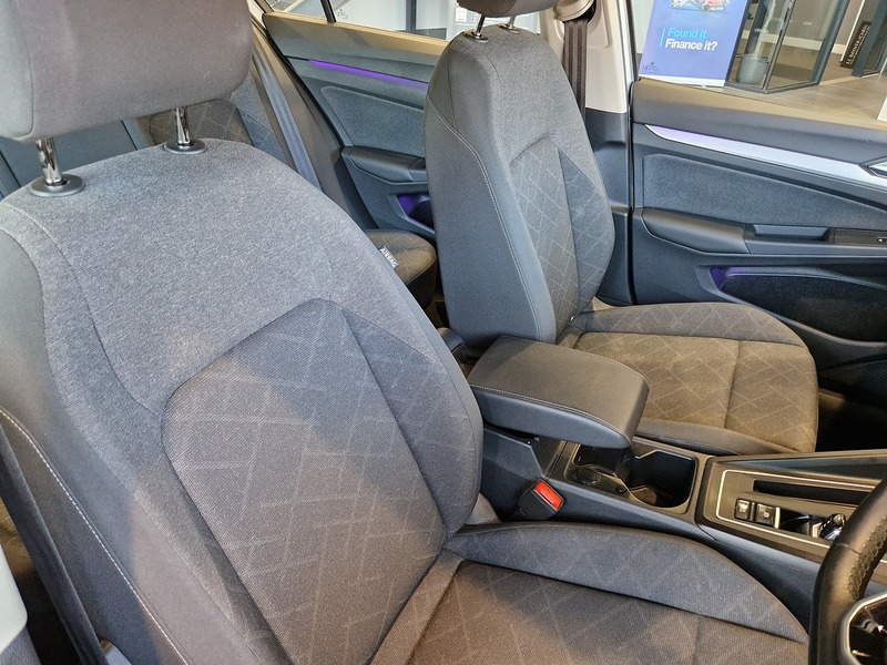 Volkswagen Golf TDI Life - U12139