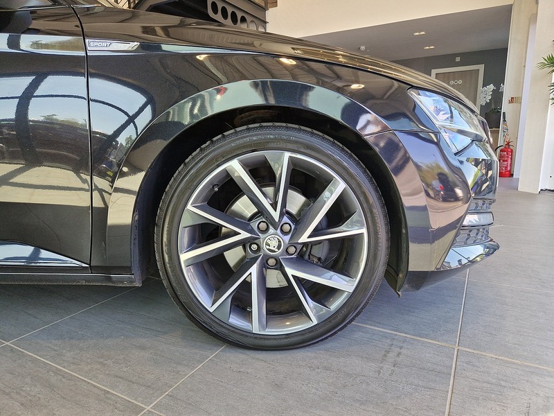 Skoda Superb TSI ACT SportLine Plus - U12146