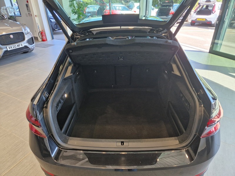 Skoda Superb TSI ACT SportLine Plus - U12146