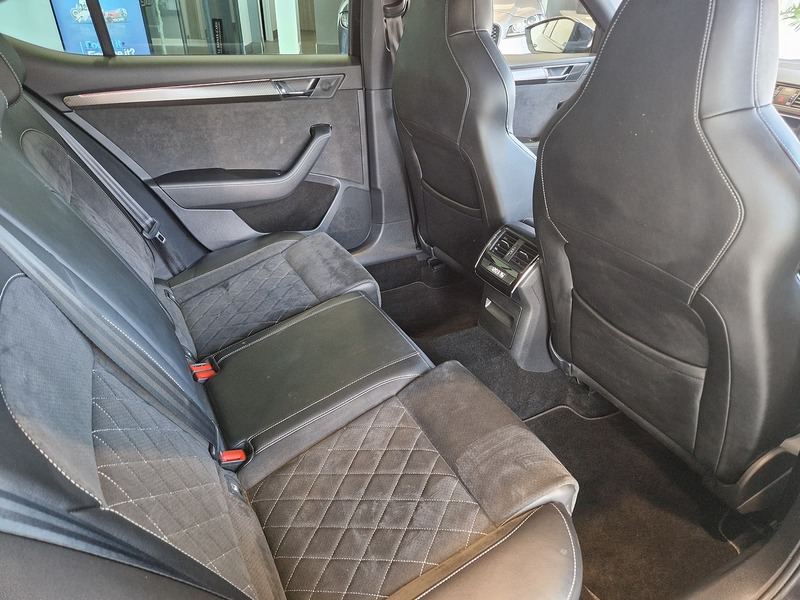 Skoda Superb TSI ACT SportLine Plus - U12146