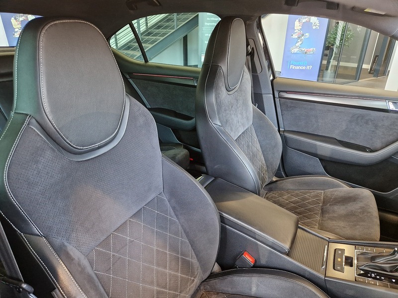 Skoda Superb TSI ACT SportLine Plus - U12146