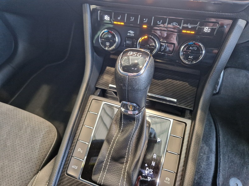 Skoda Superb TSI ACT SportLine Plus - U12146