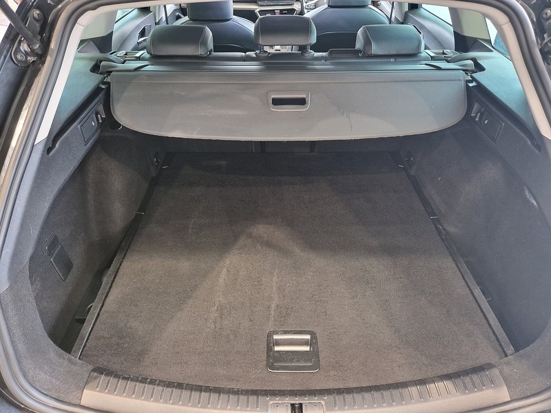 SEAT Leon eTSI MHEV XCELLENCE - U12150