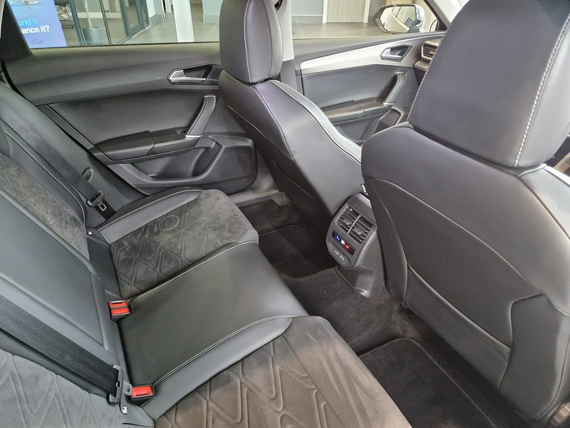 SEAT Leon eTSI MHEV XCELLENCE - U12150
