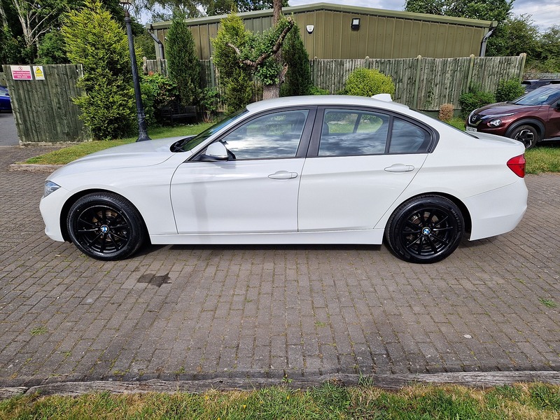 BMW 3 Series 320d ED Plus - U12164
