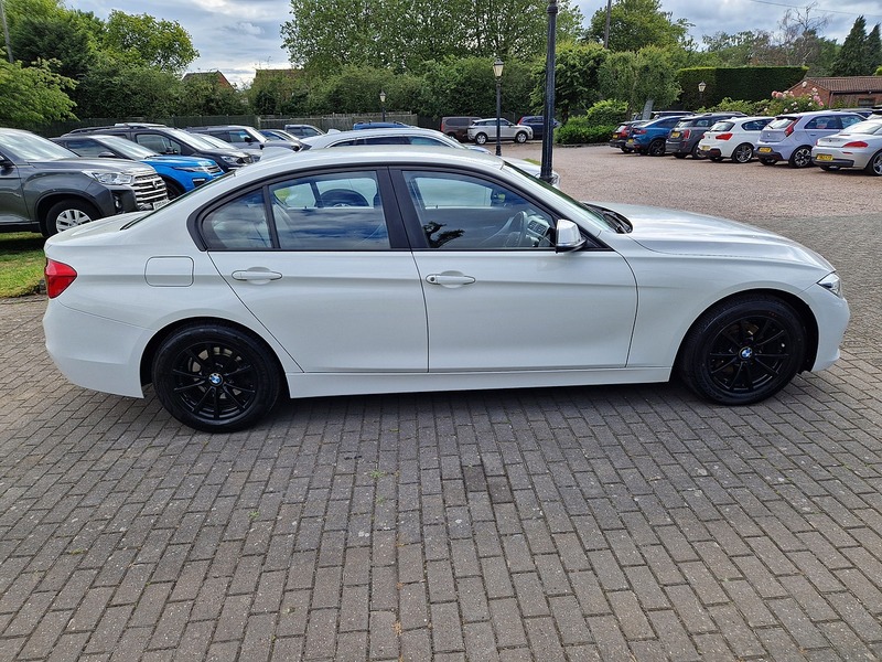 BMW 3 Series 320d ED Plus - U12164