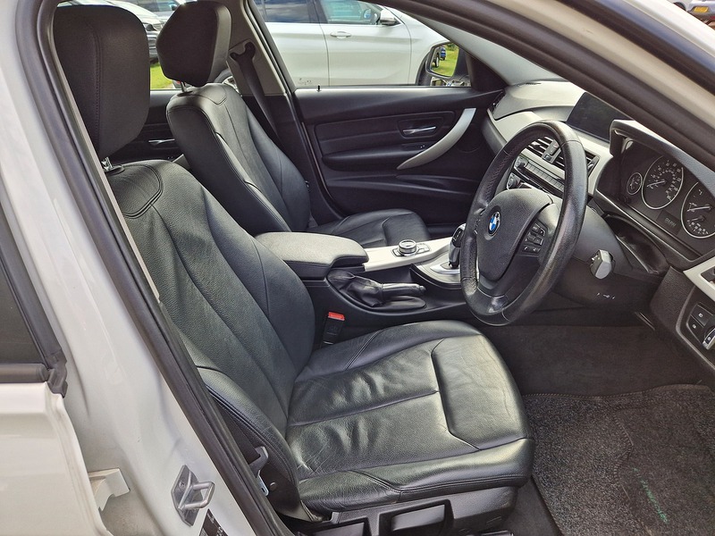 BMW 3 Series 320d ED Plus - U12164