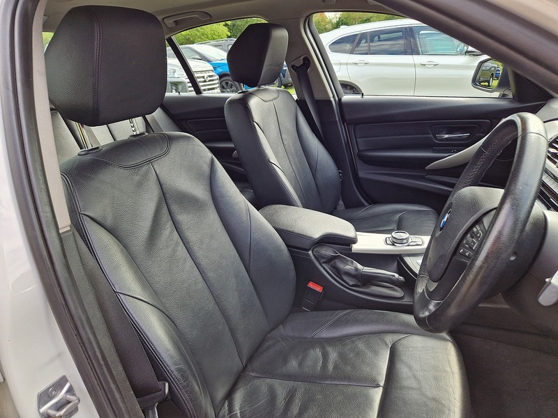 BMW 3 Series 320d ED Plus - U12164