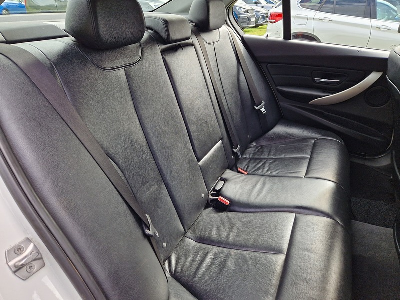 BMW 3 Series 320d ED Plus - U12164