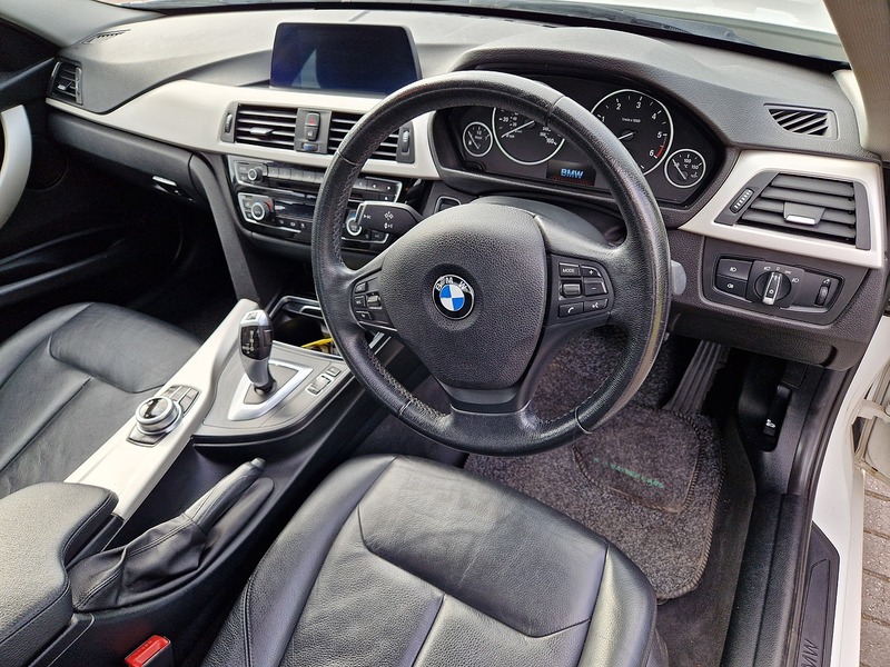 BMW 3 Series 320d ED Plus - U12164