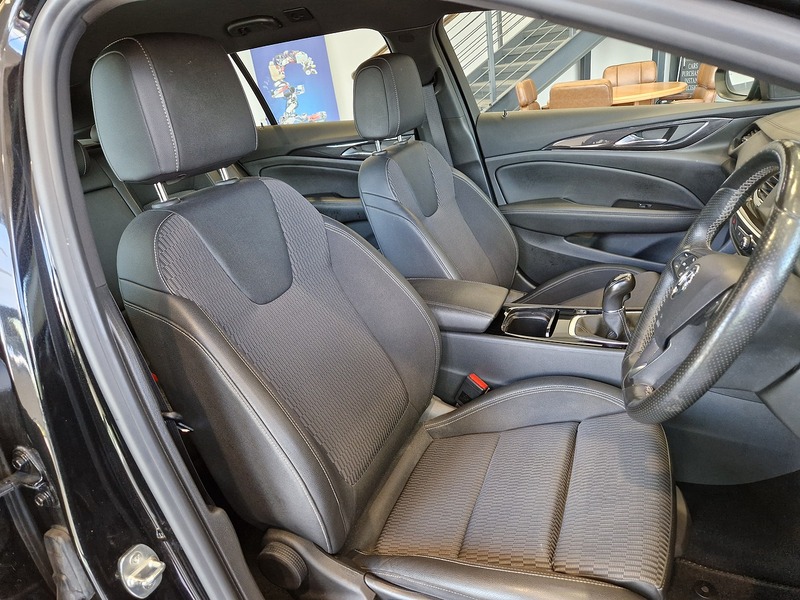 Vauxhall Insignia Turbo D BlueInjection SRi VX Line Nav - U12170